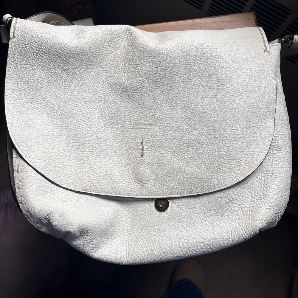 Dooney & Bourke White Pebbled Leather Shoulder Bag Red Lining Made In Italy